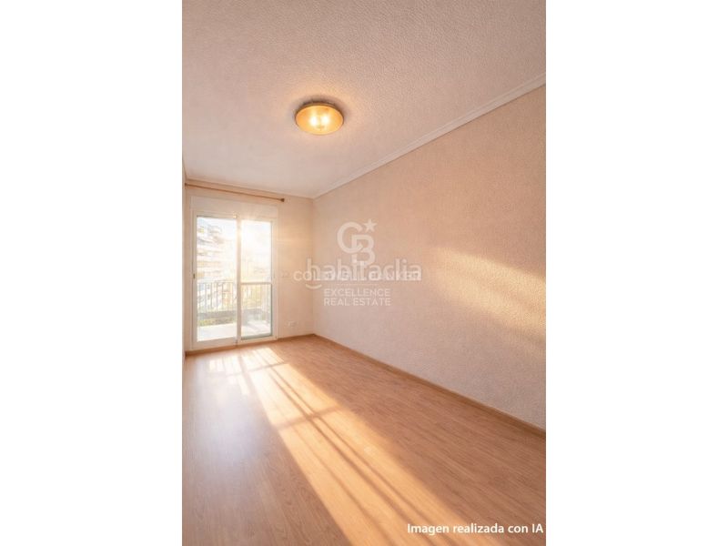 Apartamento acogedora vivienda con terraza y vistas despejadas en Exposición en Valencia - Imagen 18