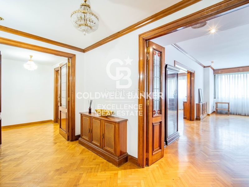 Piso exclusivo piso señorial con 5 suites y garaje en calle colón. en Valencia - Imagen 7