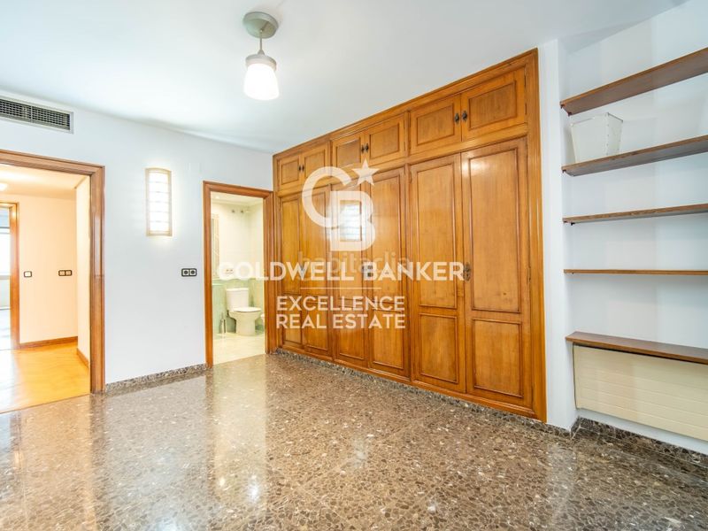 Piso exclusivo piso señorial con 5 suites y garaje en calle colón. en Valencia - Imagen 43