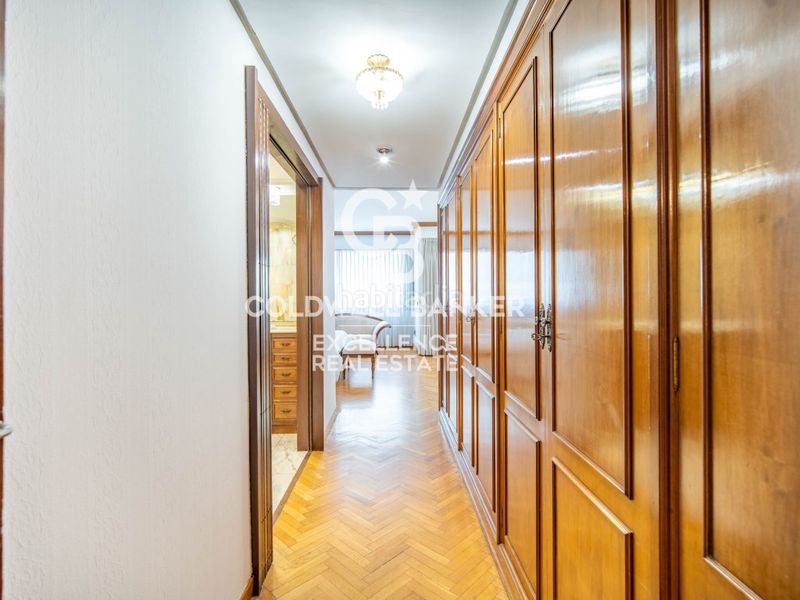 Piso exclusivo piso señorial con 5 suites y garaje en calle colón. en Valencia - Imagen 28