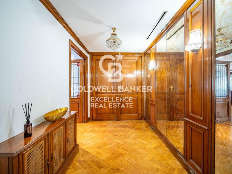 Piso exclusivo piso señorial con 5 suites y garaje en calle colón. en Valencia - Imagen 5