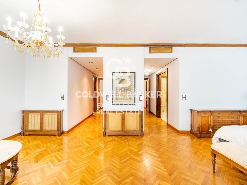 Piso exclusivo piso señorial con 5 suites y garaje en calle colón. en Valencia - Imagen 26