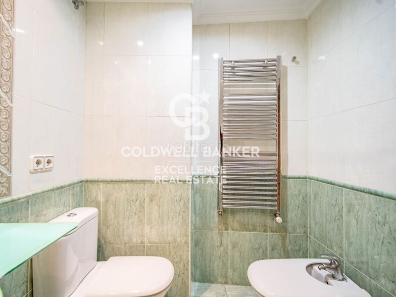 Piso exclusivo piso señorial con 5 suites y garaje en calle colón. en Valencia - Imagen 44