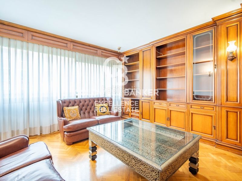 Piso exclusivo piso señorial con 5 suites y garaje en calle colón. en Valencia - Imagen 4