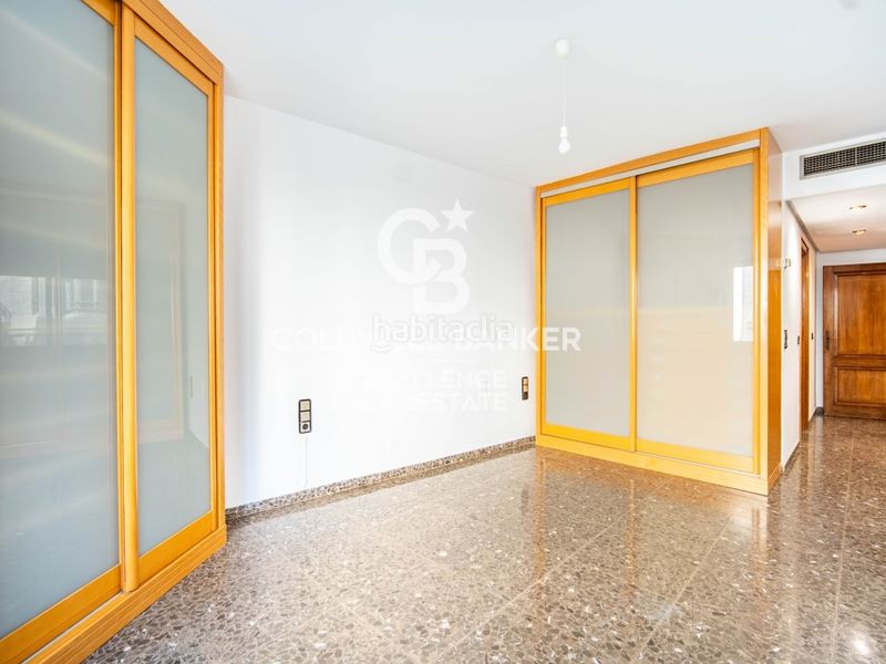 Piso exclusivo piso señorial con 5 suites y garaje en calle colón. en Valencia - Imagen 36
