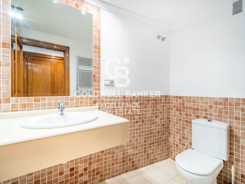 Piso exclusivo piso señorial con 5 suites y garaje en calle colón. en Valencia - Imagen 38