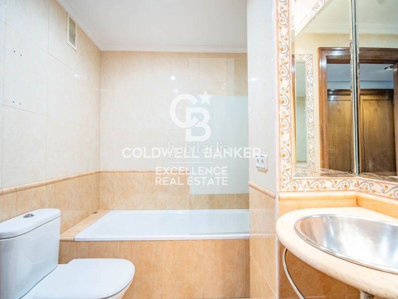 Piso exclusivo piso señorial con 5 suites y garaje en calle colón. en Valencia - Imagen 34