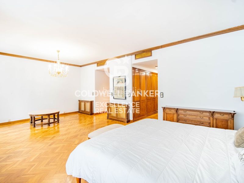 Piso exclusivo piso señorial con 5 suites y garaje en calle colón. en Valencia - Imagen 24