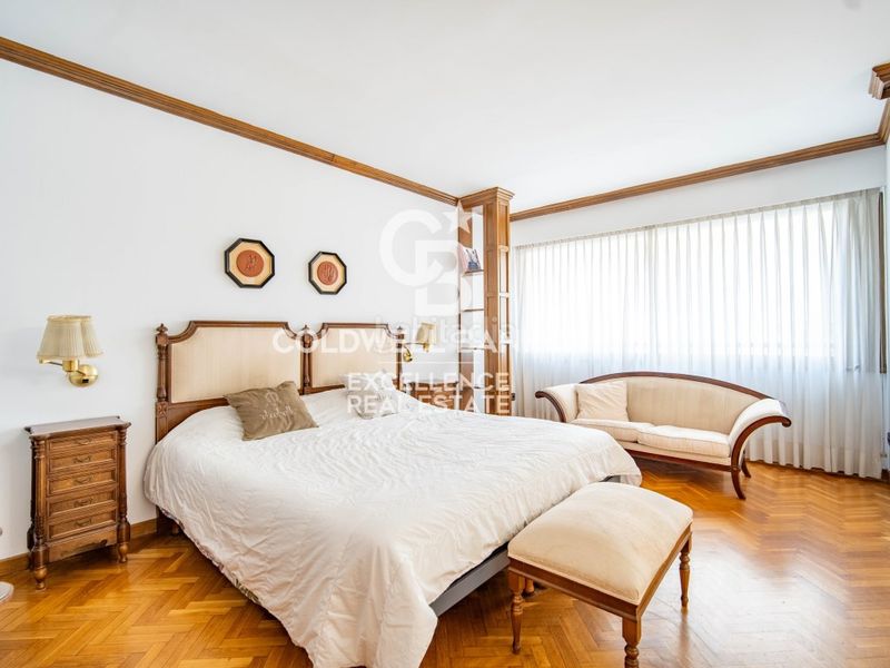 Piso exclusivo piso señorial con 5 suites y garaje en calle colón. en Valencia - Imagen 22