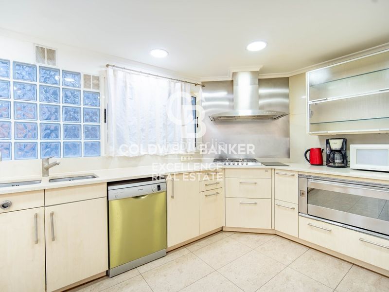 Piso exclusivo piso señorial con 5 suites y garaje en calle colón. en Valencia - Imagen 18