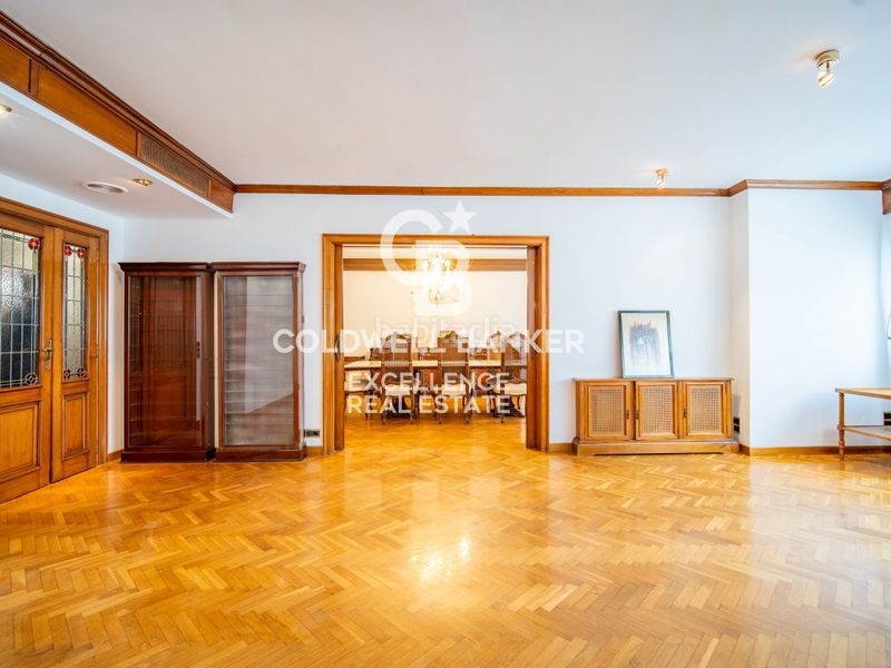 Piso exclusivo piso señorial con 5 suites y garaje en calle colón. en Valencia - Imagen 11