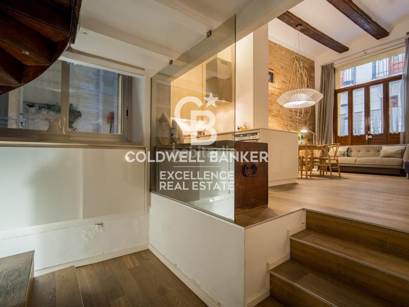 Foto f7e9b319-cf16-4910-852c-6628d482b139. Dúplex  de diseño exclusivo junto al mercado central en Valencia