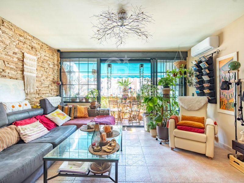 Dúplex con diseño contemporáneo y esencia mediterránea en juan llorens. en Valencia - Imagen 4