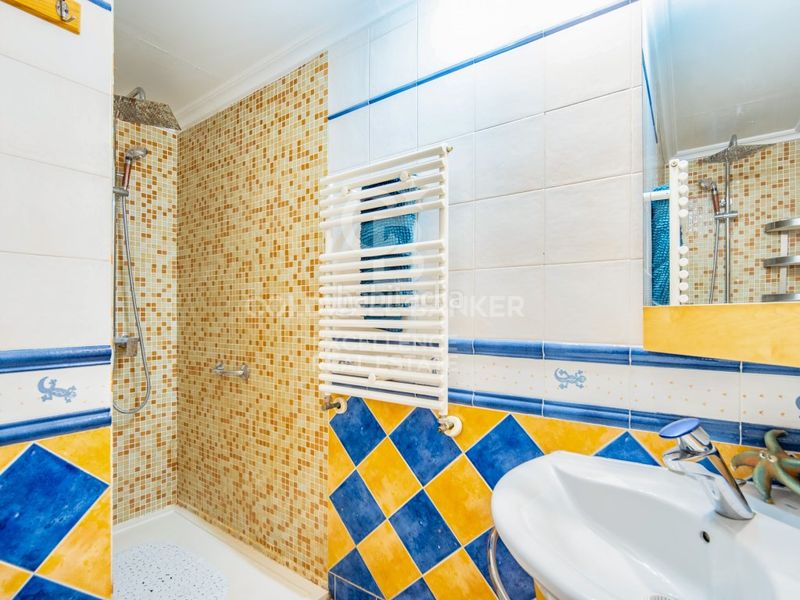 Dúplex con diseño contemporáneo y esencia mediterránea en juan llorens. en Valencia - Imagen 26