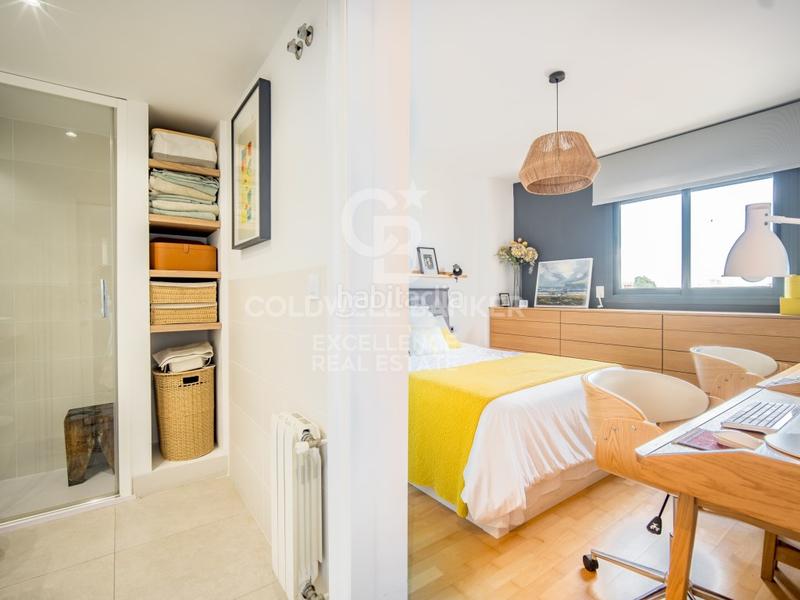 Foto ea8974b2-6d17-46fa-af12-8d7f9f7f8e83. Lloguer àtic amb aparcament a Albors Valencia