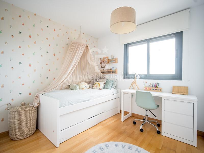 Foto 200fbce8-17b6-4490-82f6-3a9ace03256c. Rent penthouse with parking in Albors Valencia