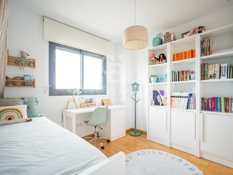 Foto 8e42fc9d-7419-44c3-abe8-b956367f5b38. Rent penthouse with parking in Albors Valencia