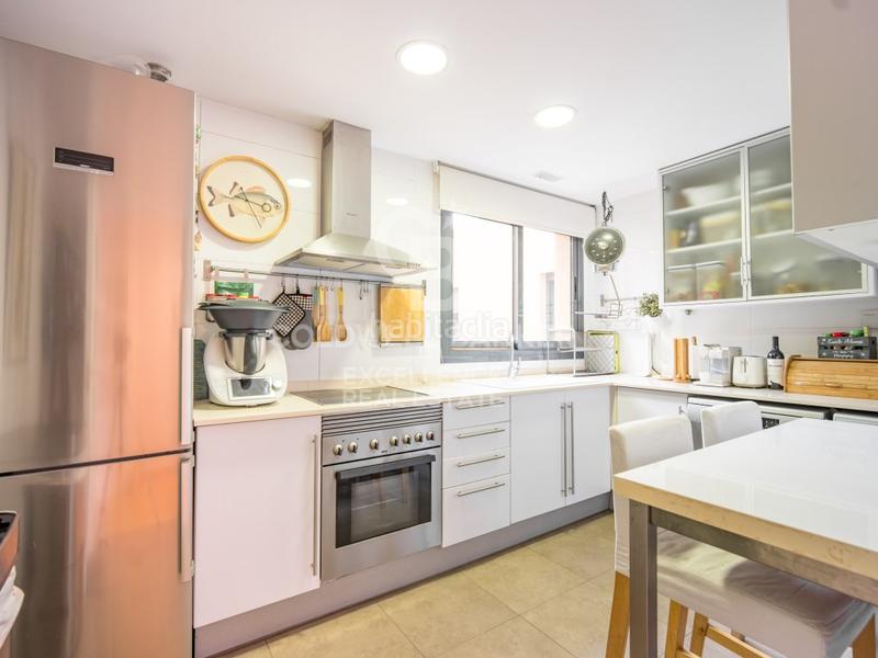 Foto a38144ff-40f6-4c17-b063-0acdc3839001. Rent penthouse with parking in Albors Valencia