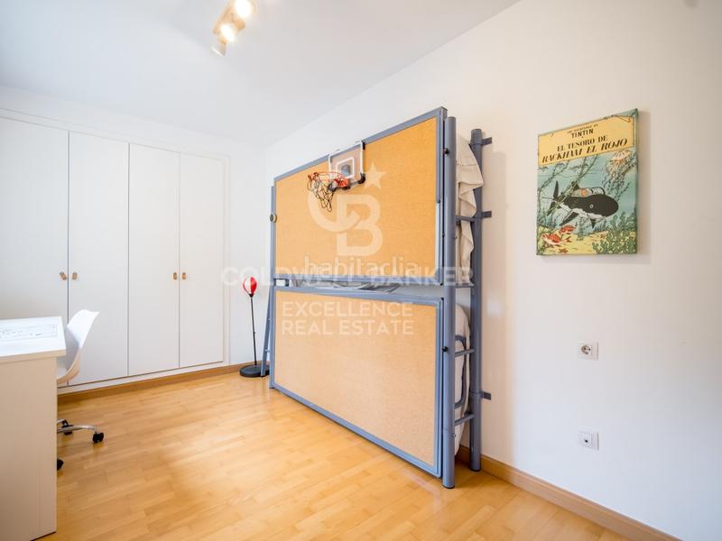 Foto bf587f8e-9dec-4307-8418-11563d39de5d. Rent penthouse with parking in Albors Valencia