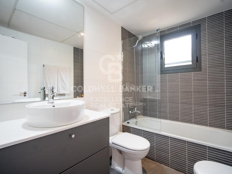 Foto de704b0d-46e0-4c3a-852e-8e30c378a2dd. Rent penthouse with parking in Albors Valencia