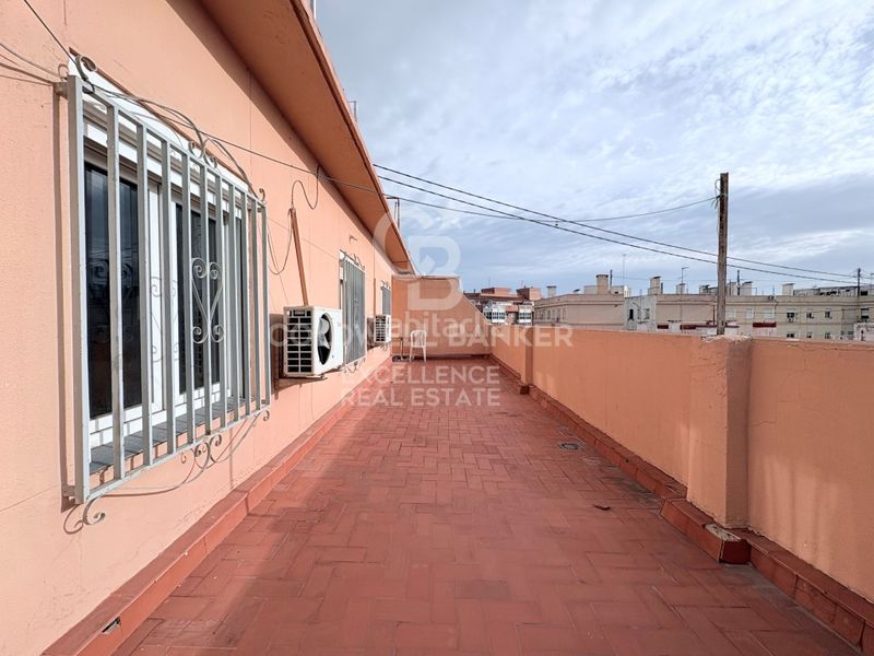 Foto 1f276753-ab75-45a5-a690-64b7a9af41ba. Àtic a Barrio de Patraix Valencia