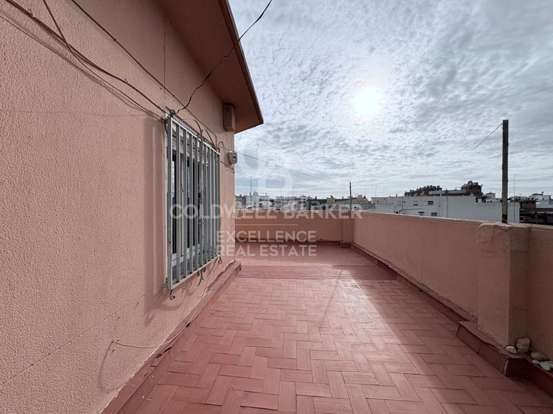Foto a4a85b5a-2999-47ab-aead-44dc434f68fd. Àtic a Barrio de Patraix Valencia