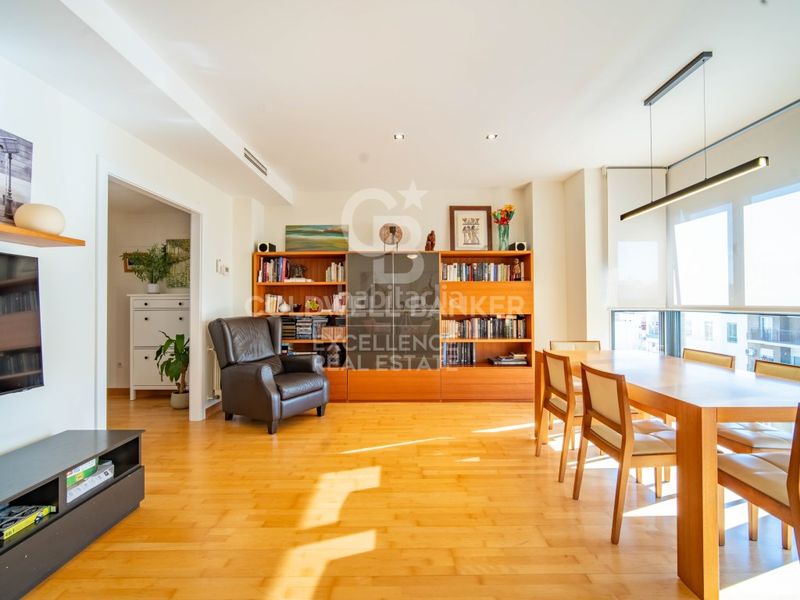 Piso amplio y luminoso piso de 4 dormitorios con garaje y trastero en abors. en Valencia - Imagen 7