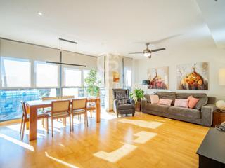 Pis  Avenida puerto del. Luminoso piso de 142 m2 con 4 dormitorios, garaje y trastero en