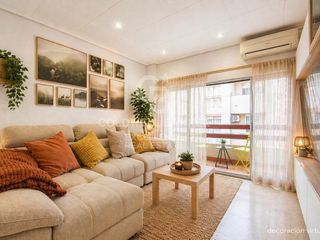 Piso  Plaza vicente iborra. Amplio piso con balcón y gran potencial en pleno corazón de el c