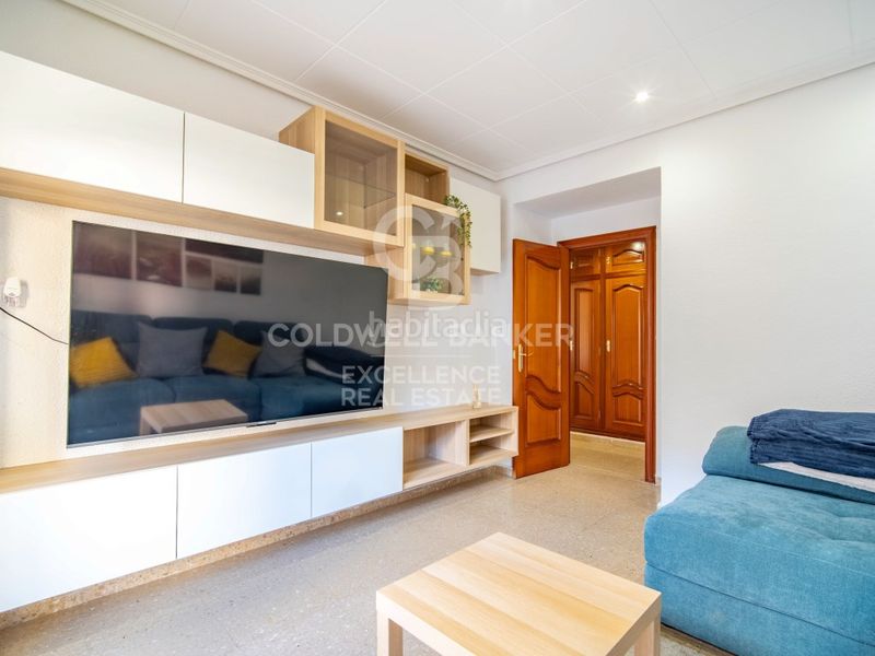 Piso de 133 m2 con balcón en plaza vicente iborra, El Carmen. ideal para inversores y familias en Valencia - Imagen 5