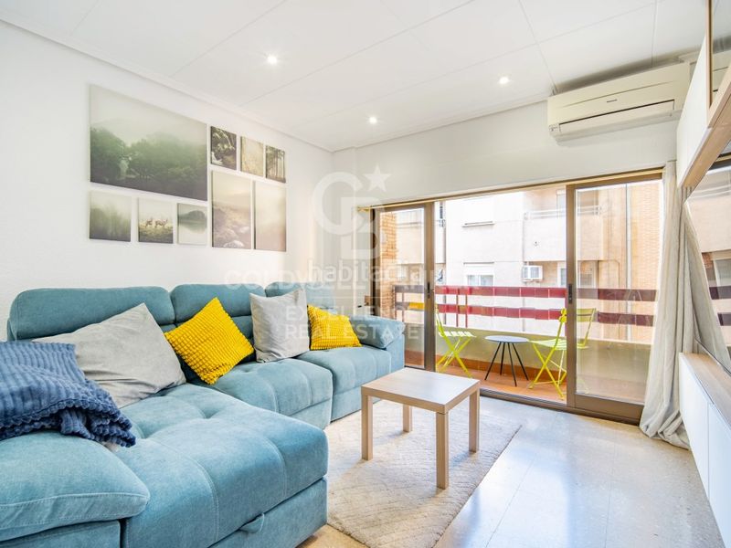 Piso de 133 m2 con balcón en plaza vicente iborra, El Carmen. ideal para inversores y familias en Valencia - Imagen 2