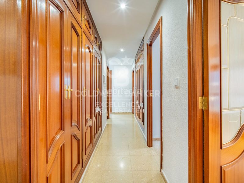 Piso de 133 m2 con balcón en plaza vicente iborra, El Carmen. ideal para inversores y familias en Valencia - Imagen 34