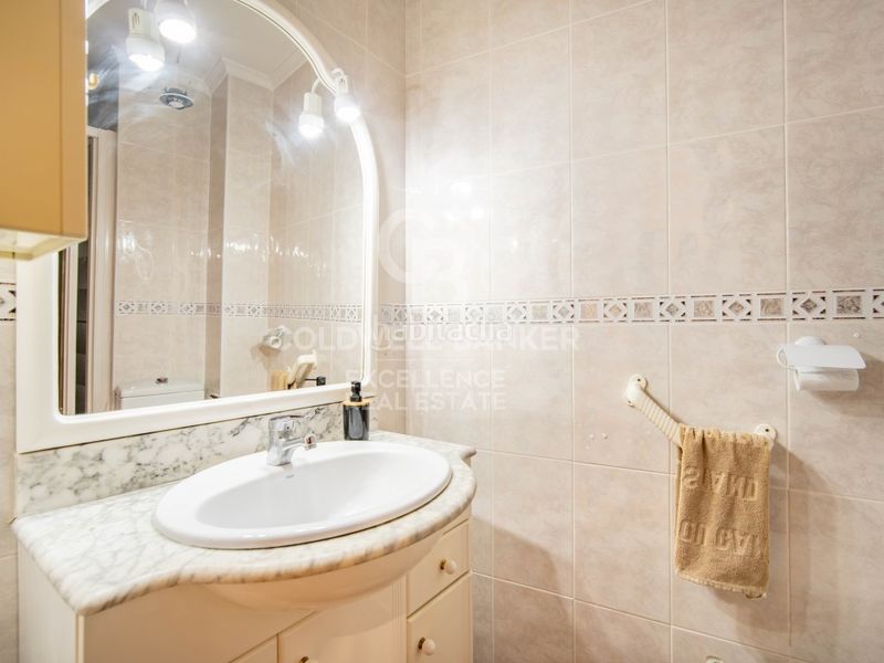 Piso de 133 m2 con balcón en plaza vicente iborra, El Carmen. ideal para inversores y familias en Valencia - Imagen 26