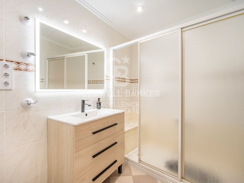 Piso de 133 m2 con balcón en plaza vicente iborra, El Carmen. ideal para inversores y familias en Valencia - Imagen 20