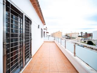 Chalet in Oliva Playa. Chalet unifamiliar exclusivo junto al mar en playa terranova, ol