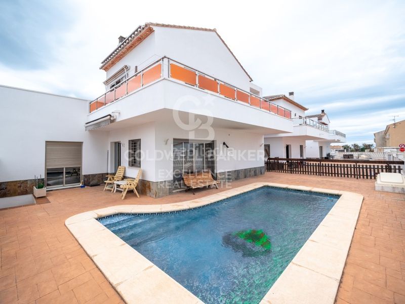 Foto 6738b1b6-74d4-484c-aa0a-b1228794e30a. Xalet amb aparcament piscina a Oliva playa Oliva