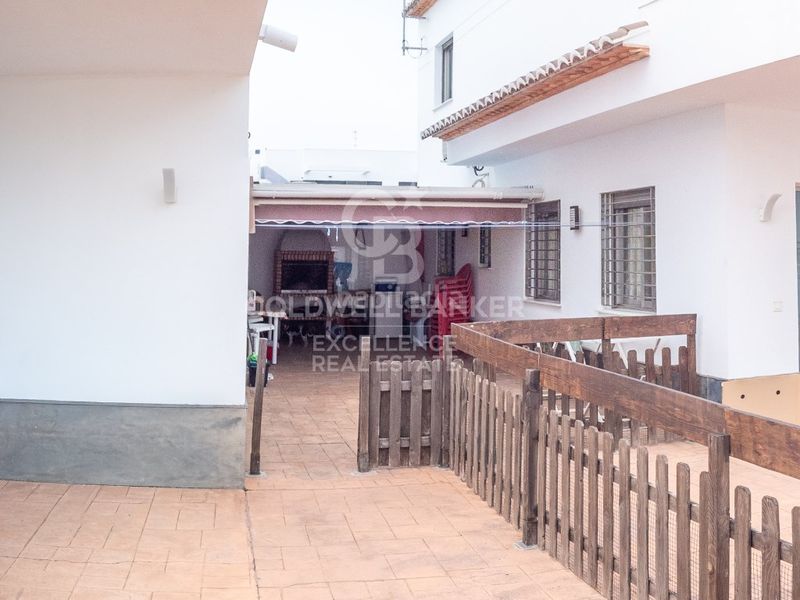 Foto c08b7399-ac20-4c27-b359-69f7cb9b2bb0. Xalet amb aparcament piscina a Oliva playa Oliva