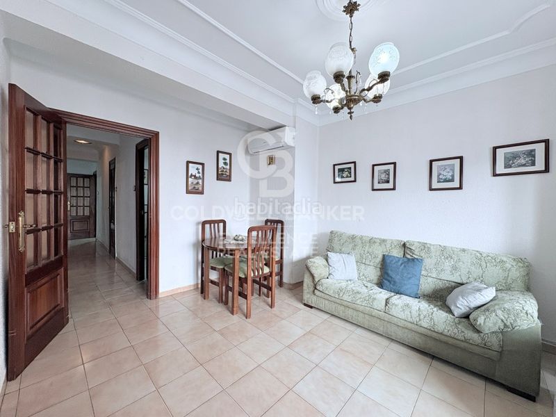 Foto f75b0cbb-78d0-4e08-8b7d-d42213f73780. Pis a El Pilar Valencia