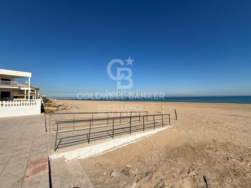 Foto 45941c47-e2ae-4d73-a13f-d2d0c07838dd. Pis amb aparcament a Oliva playa Oliva