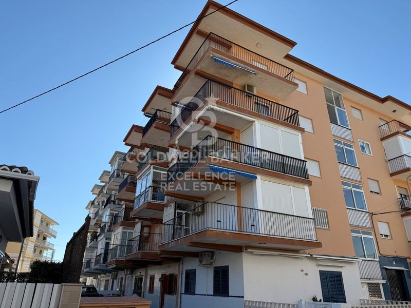 Foto cba8524e-846c-4d43-a346-d16f1b928a9c. Pis amb aparcament a Oliva playa Oliva