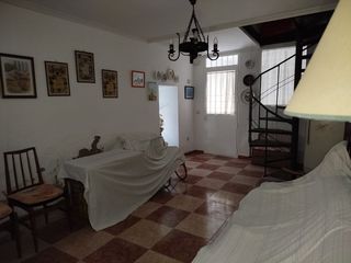 Casale  Calle los corrales. Lote de dos casas de pueblo en corrala – muchas posibilidades