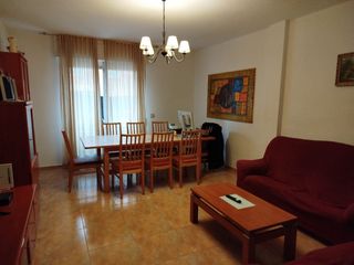 Appartamento in Las Lomas. Amplio piso de 4 dormitorios con terraza de 20 m² y ascensor en