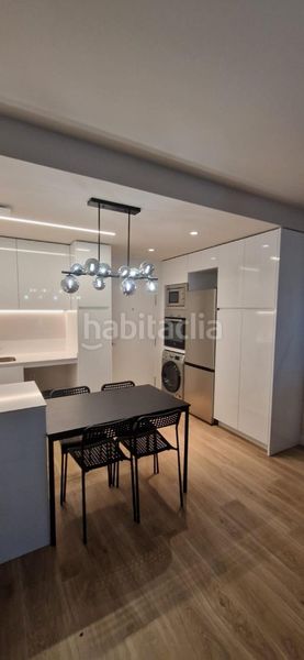 Foto 9bb6b3fa-6a9c-483f-8bc7-aab8b3099457. Apartament amb calefacció aparcament piscina a Valdeacederas Madrid