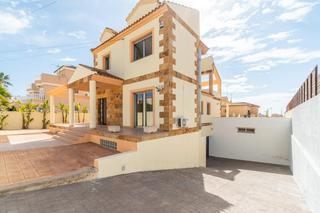 Chalet  Calle calle meridiano. Exclusiva villa de lujo en aguas nuevas, torrevieja, con vistas