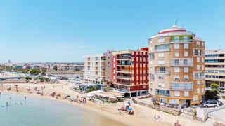 Appartement à Playa de los Náufragos. Apartamento de 3 dormitorios en 1 línea de mar