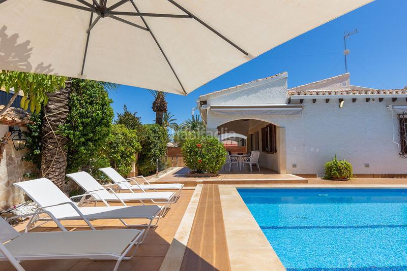 Foto 8e09e8b6-4227-41d3-a540-58022d72f90f. Chalet with parking pool in Punta Prima Orihuela