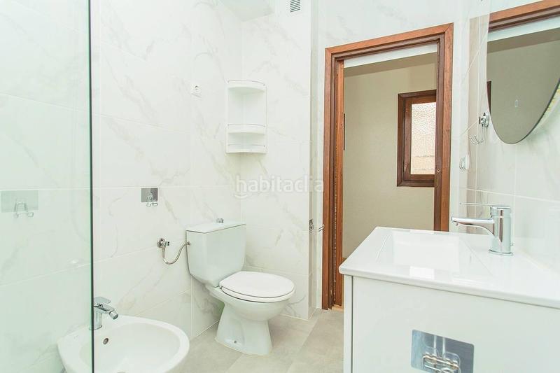Foto 1134fcb2-2a98-462a-a7bd-0c4e6f9a7a94. Apartamento amplio apartamento , situado en segunda línea del mar en Torrevieja