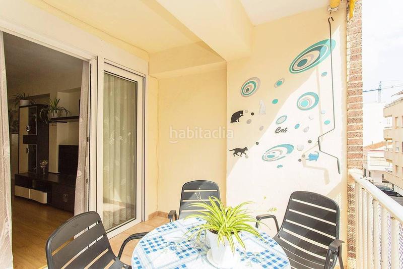 Foto 4e9d6ff1-1fbf-4d76-8356-0ebace039ec1. Apartamento amplio apartamento , situado en segunda línea del mar en Torrevieja