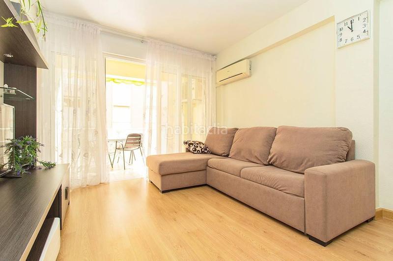 Foto e348e22e-7de0-402f-b344-c07889c7134e. Apartamento amplio apartamento , situado en segunda línea del mar en Torrevieja