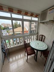 Apartament a Parque de las Naciones. Céntrico y económico apartamento de 2 dormitorios con piscina